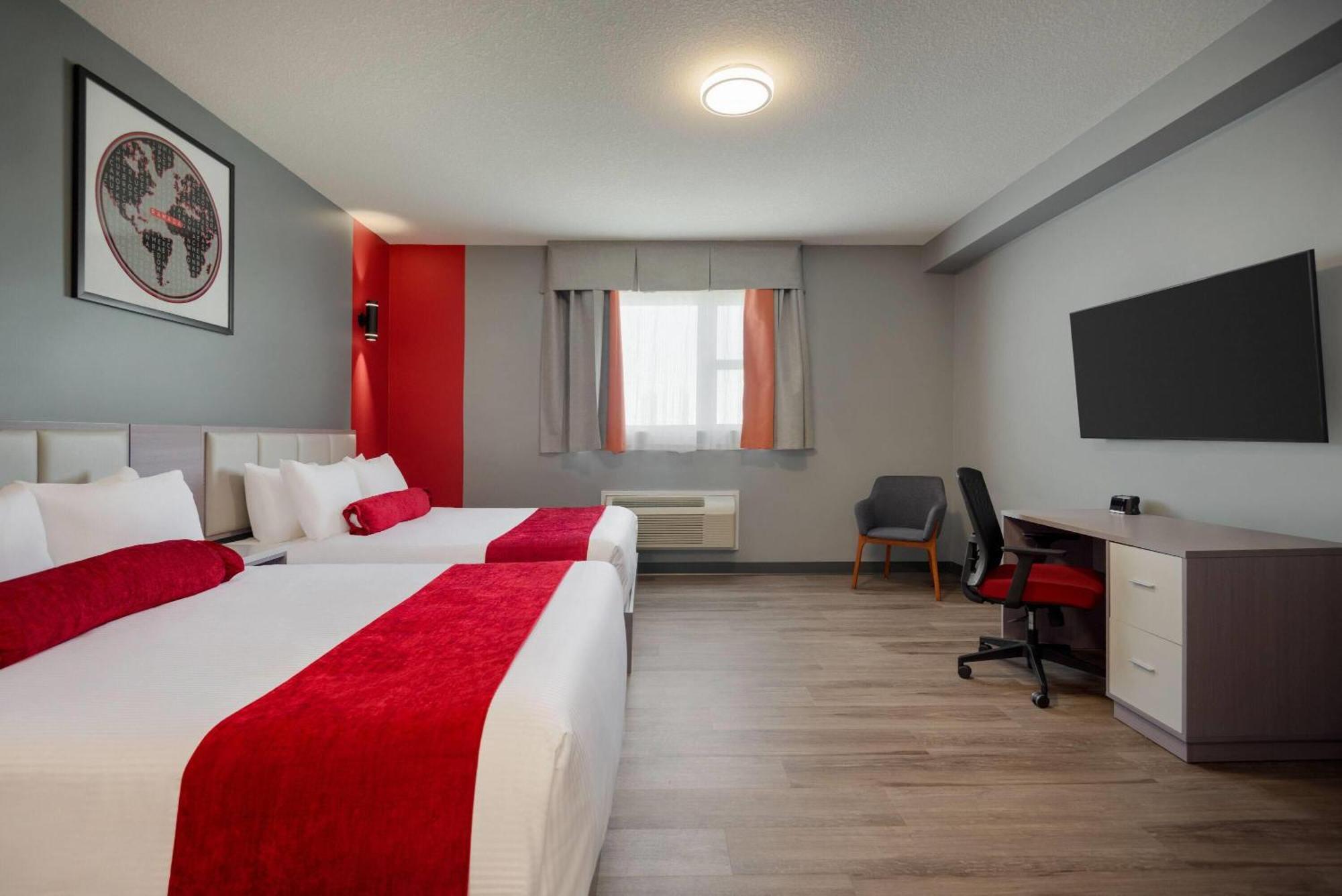 Ramada By Wyndham West Edmonton Hotel & Suites Exterior photo