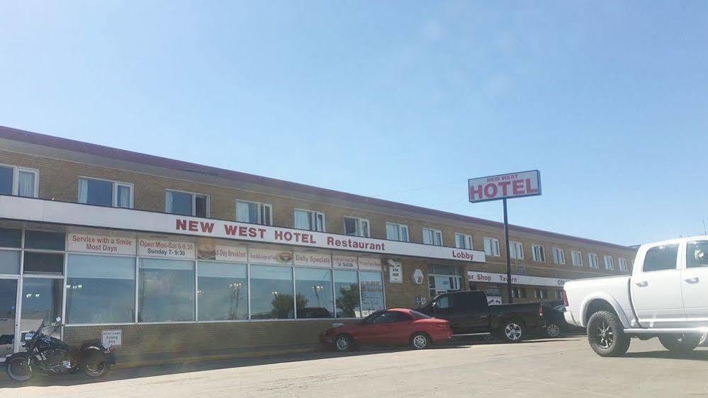 Ramada By Wyndham West Edmonton Hotel & Suites Exterior photo